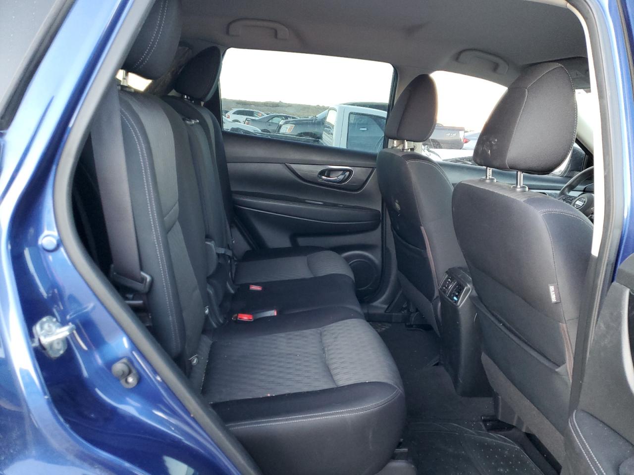 2018 Nissan Rogue - Image 10
