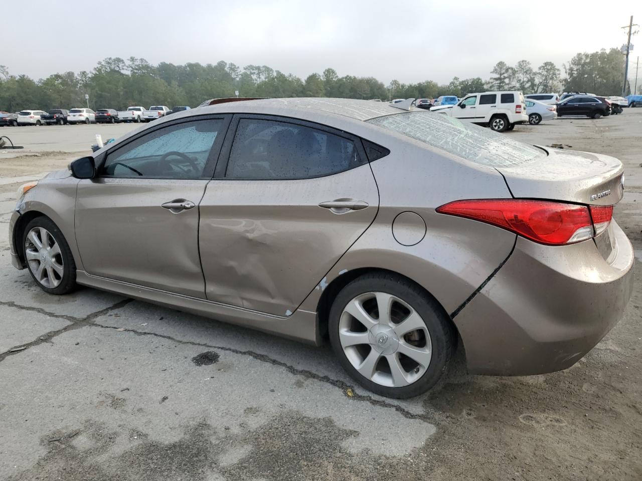 2013 Hyundai Elantra - Image 2