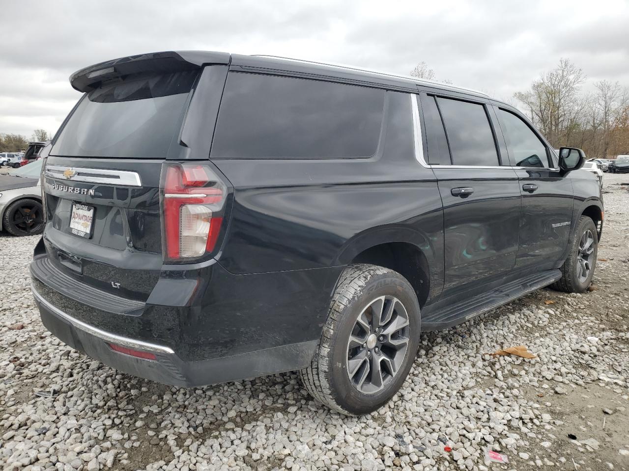 2021 Chevrolet Suburban - Image 3