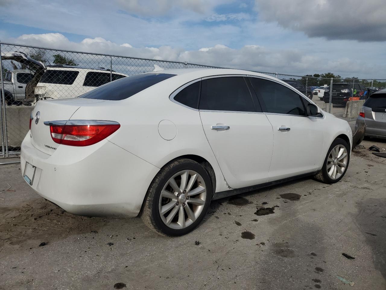2014 Buick Verano - Image 3