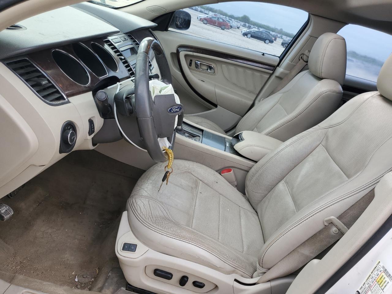 2011 Ford Taurus - Image 7