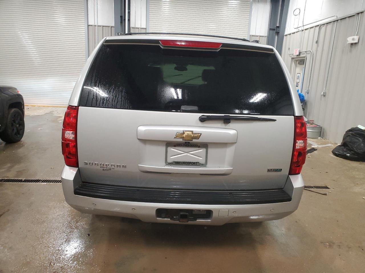 2011 Chevrolet Suburban - Image 6