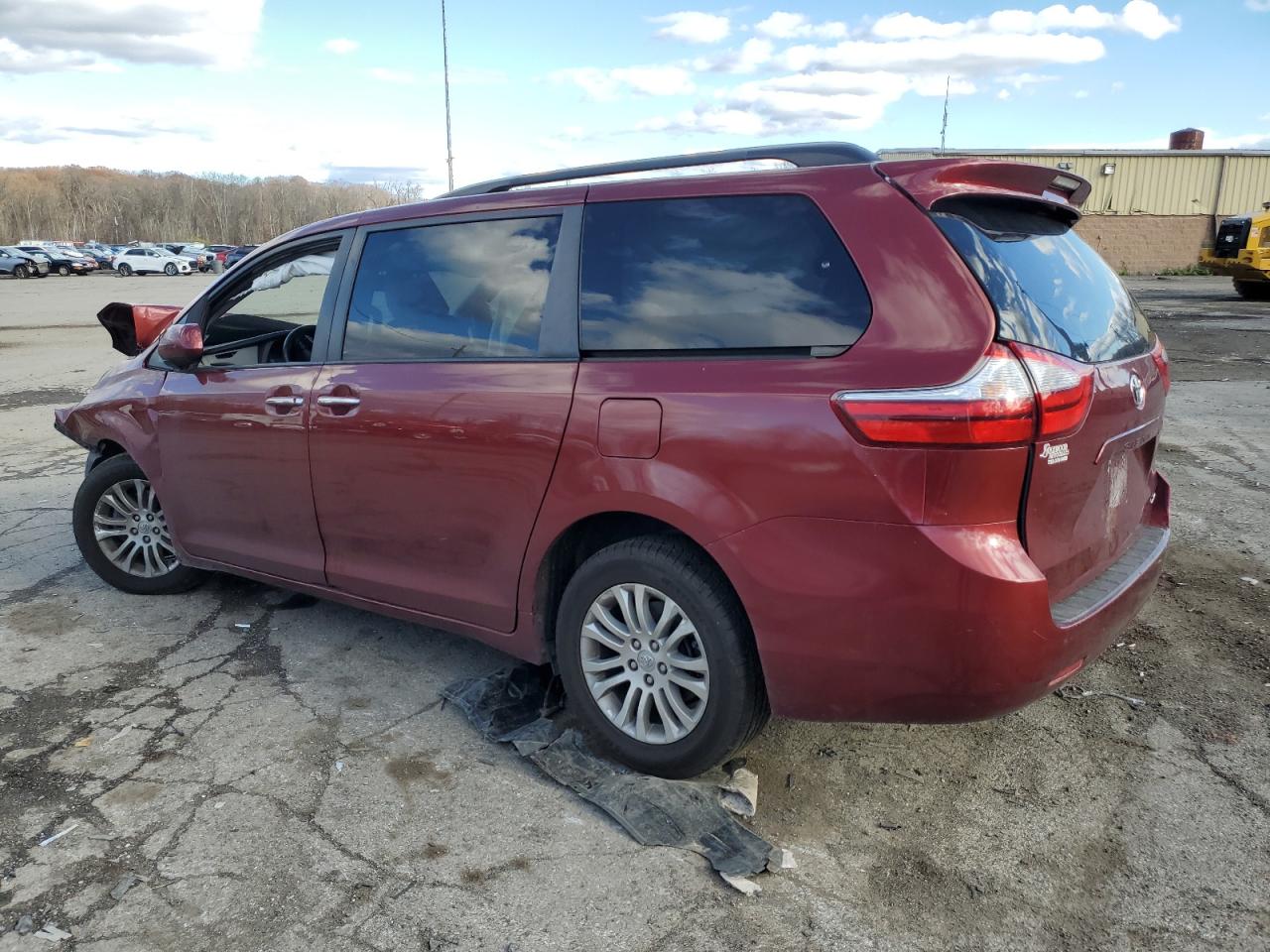 2017 Toyota Sienna - Image 2