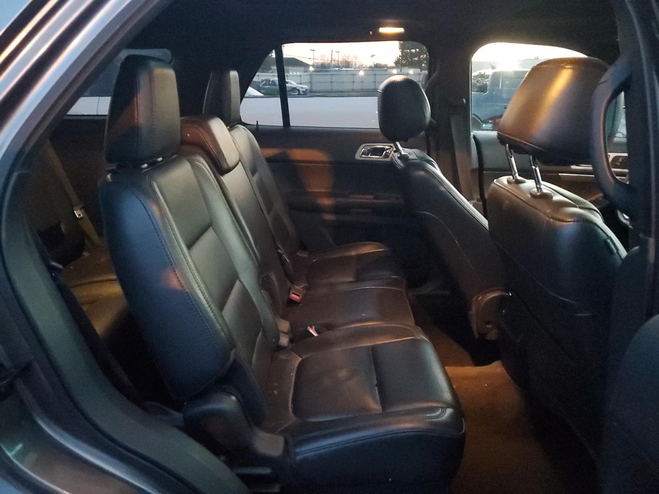 2011 Ford Explorer - Image 11