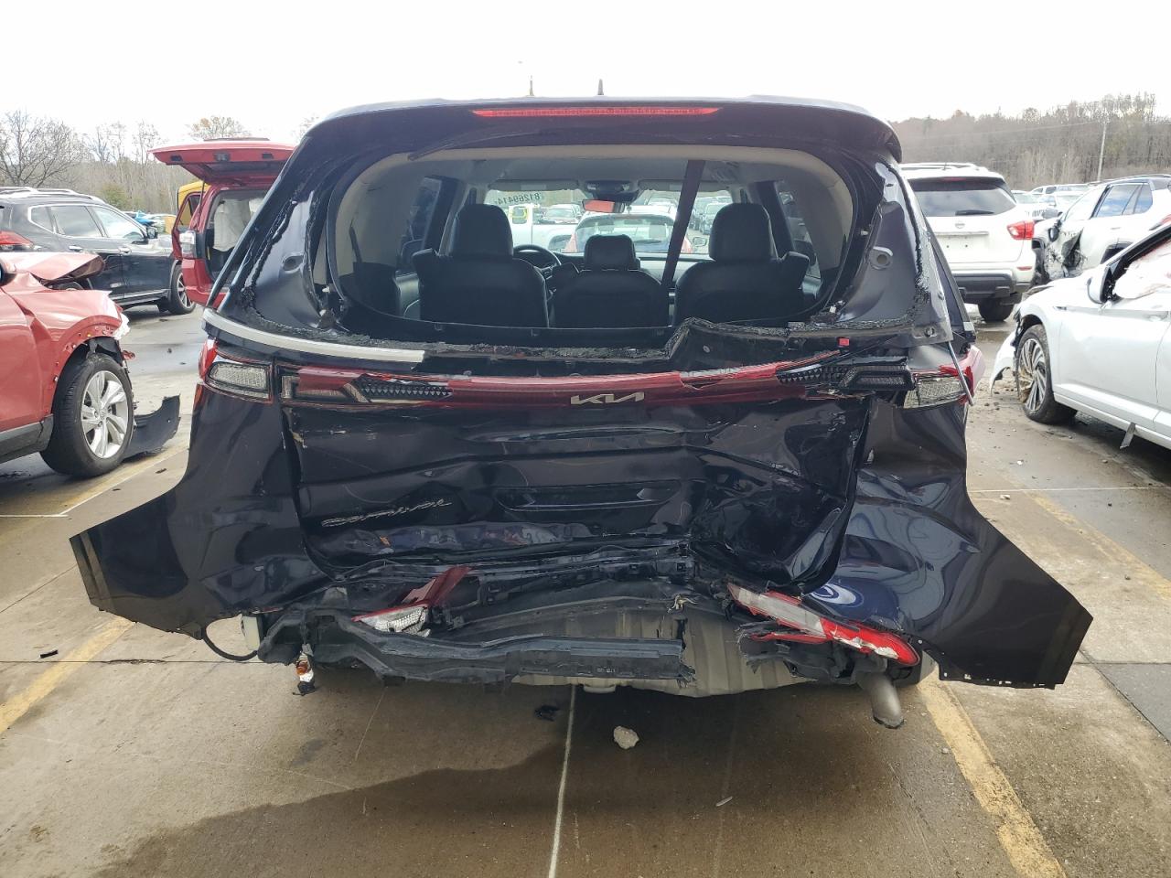 2022 Kia Carnival Lx VIN: KNDNB4H3XN6169887 Lot: 81269414