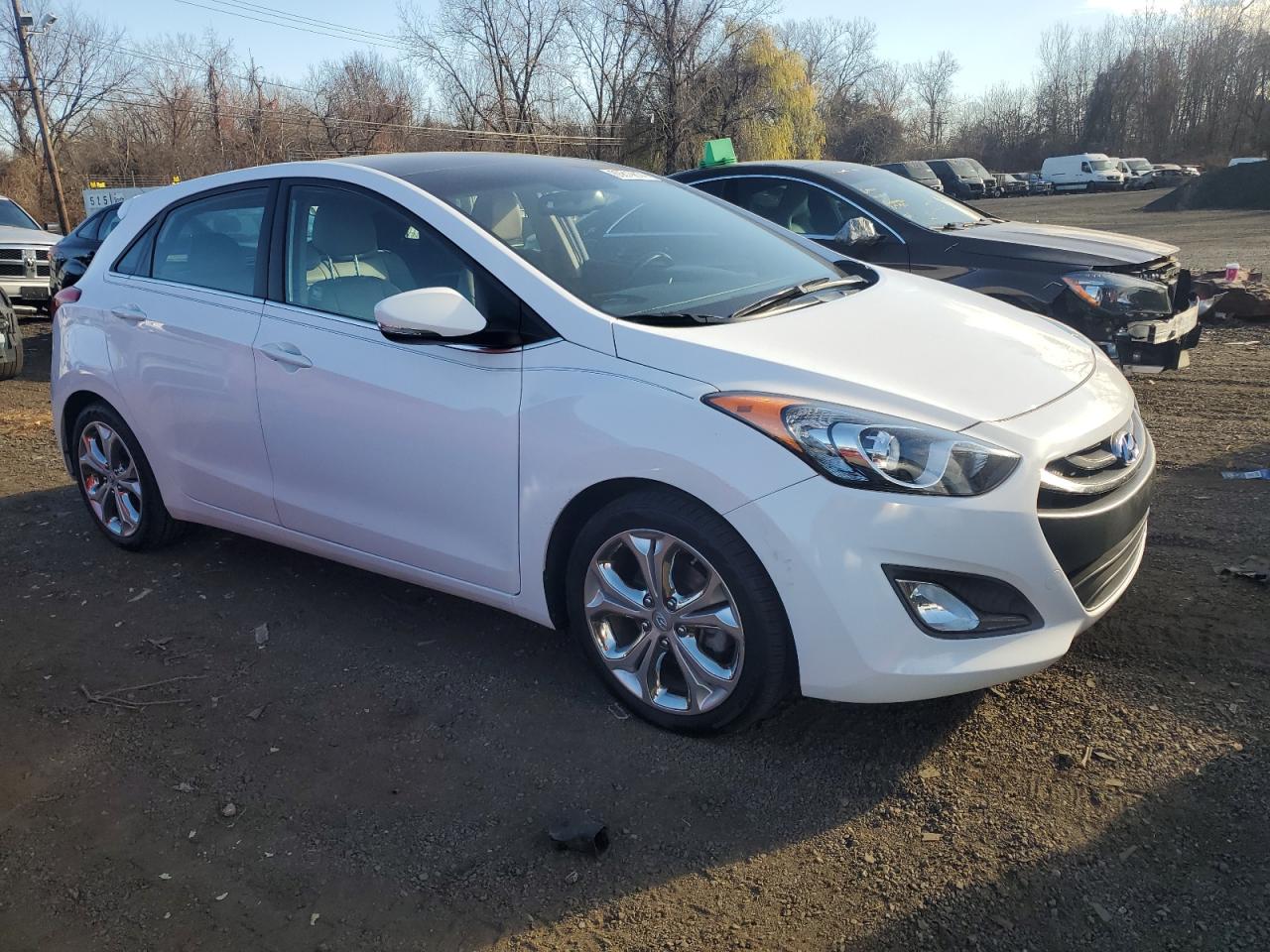 2013 Hyundai Elantra - Image 4