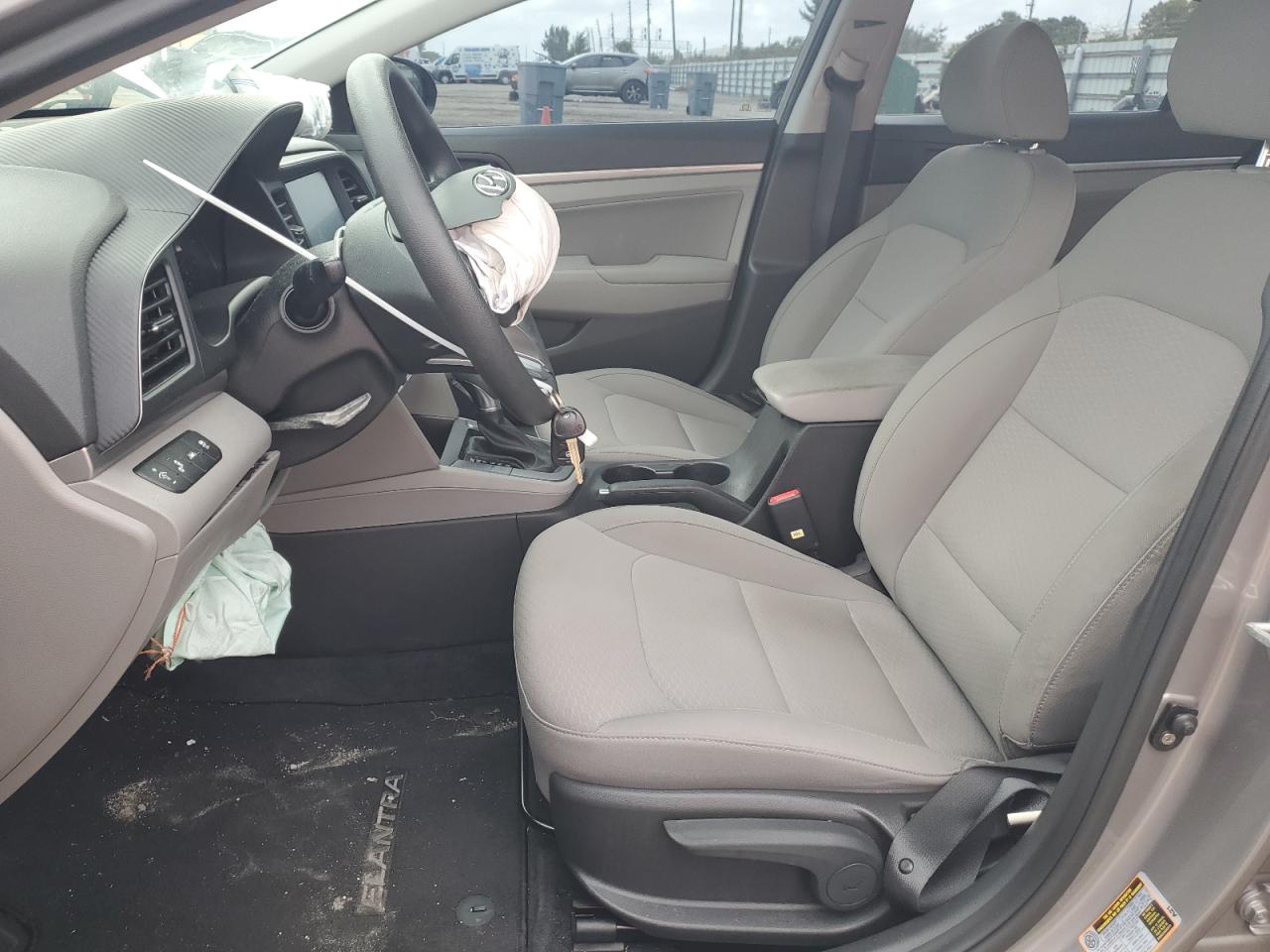 2020 Hyundai Elantra - Image 7