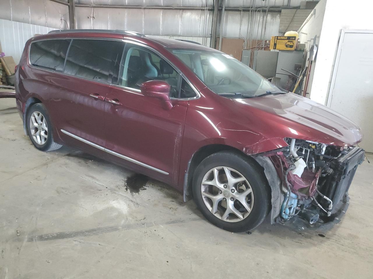 VIN 2C4RC1EG6HR599515 2017 CHRYSLER PACIFICA no.4