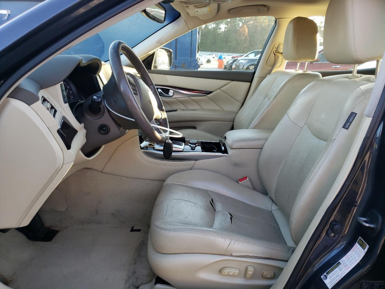 2011 Infiniti M - Image 7