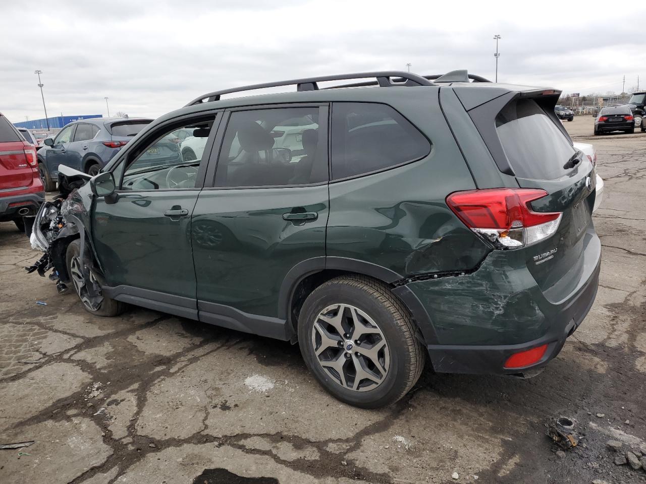 VIN JF2SKAEC2NH486588 2022 SUBARU FORESTER no.2