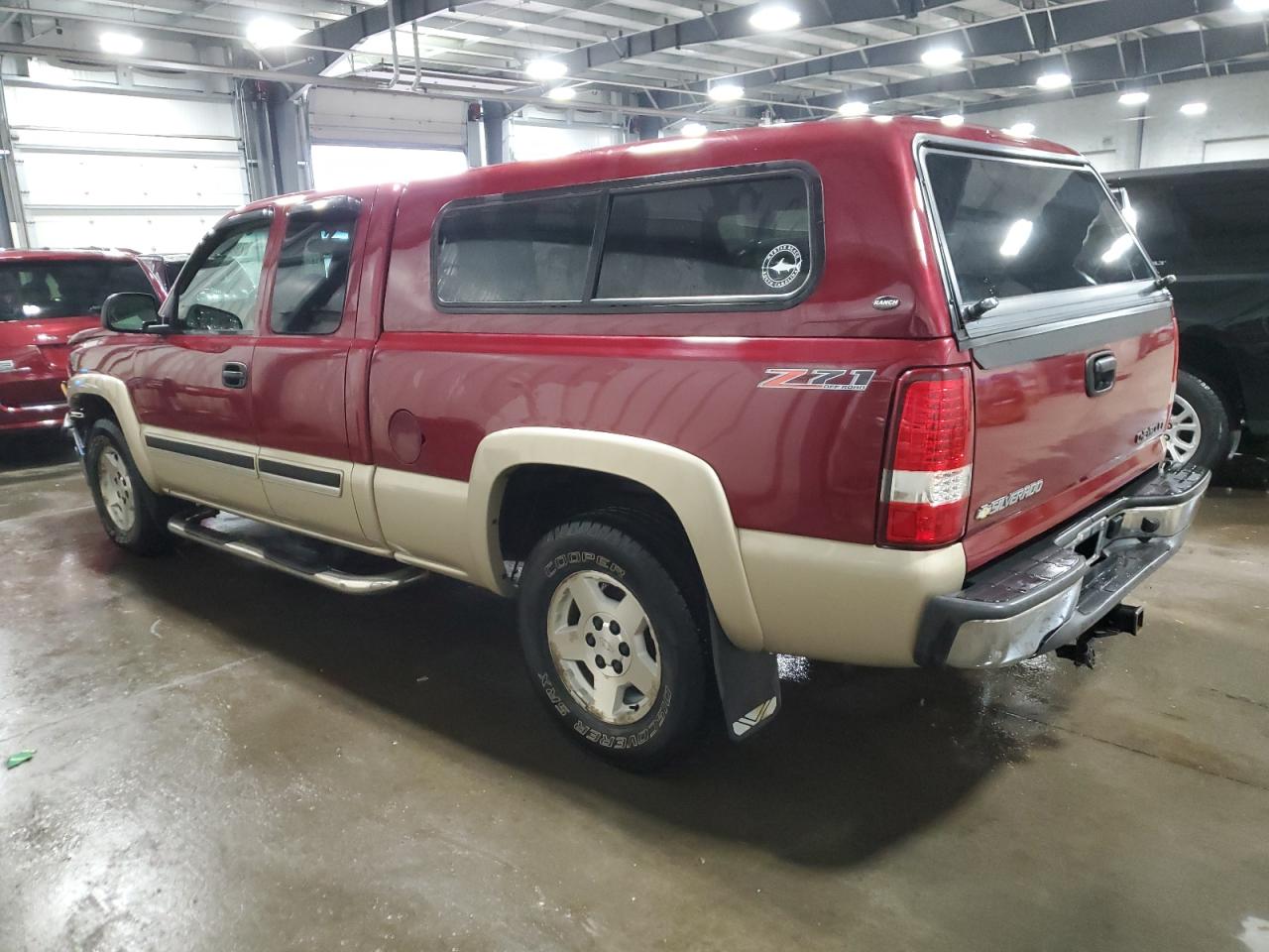 2005 Chevrolet Silverado - Image 2