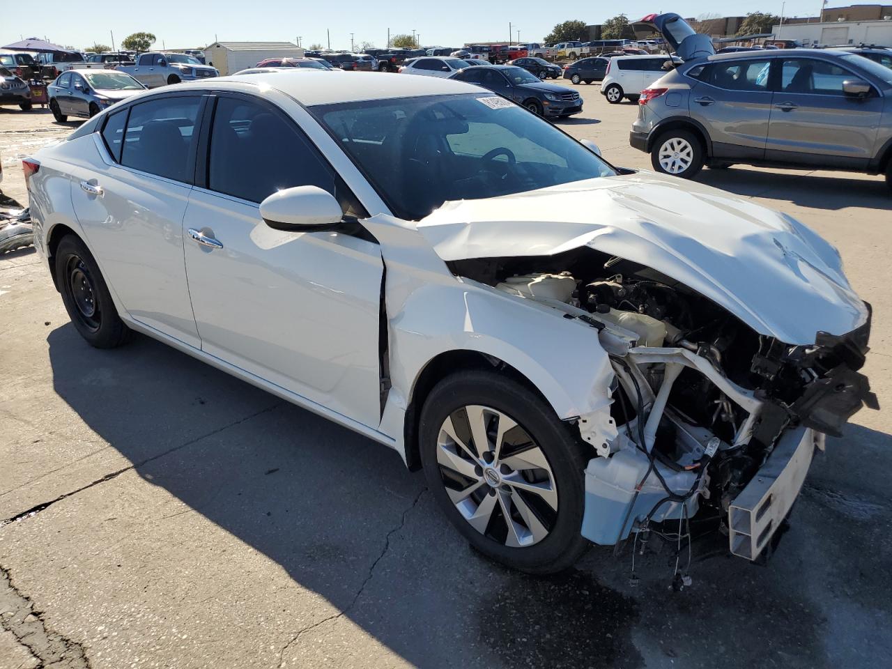 2019 Nissan Altima - Image 4