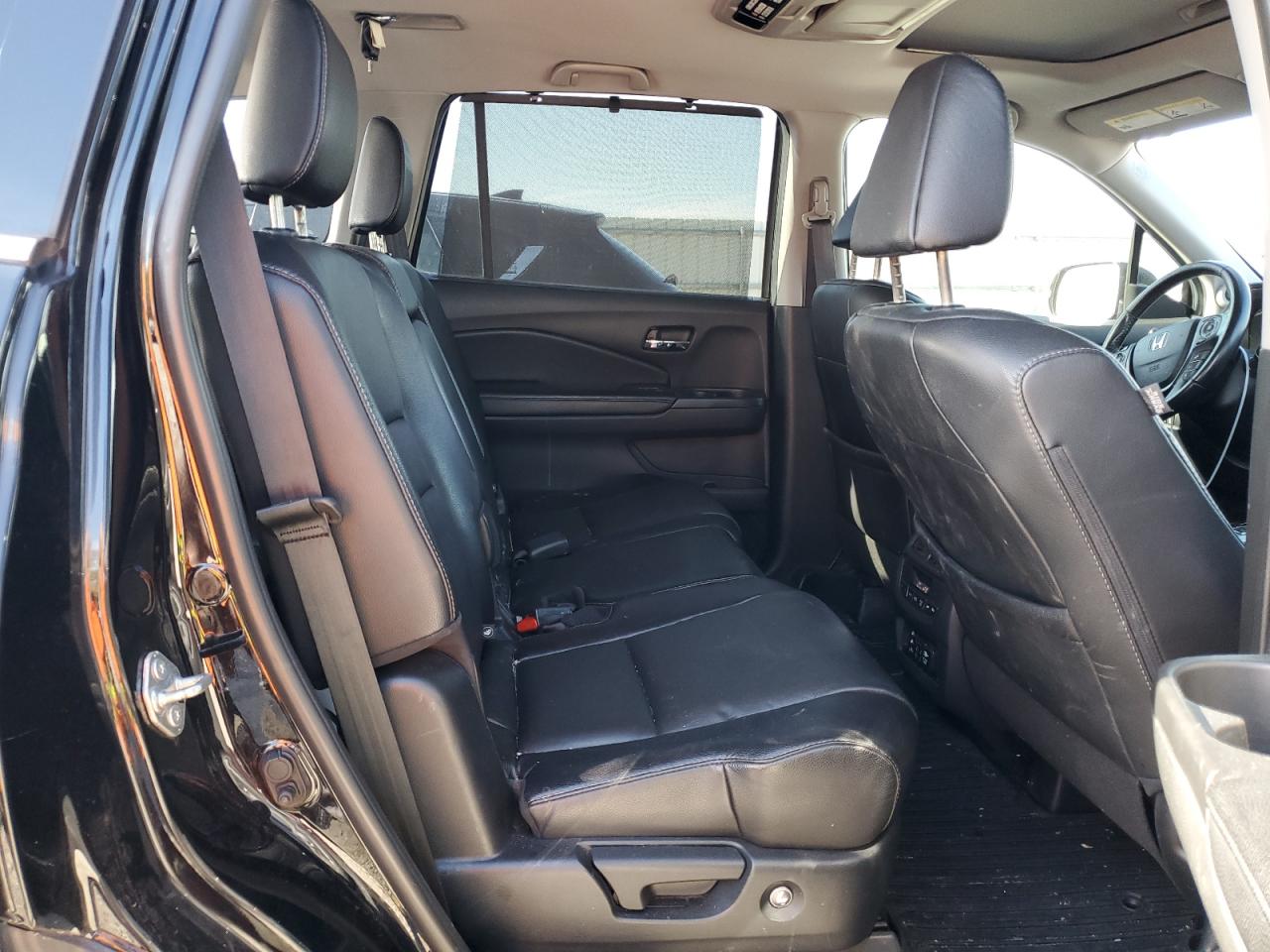 2018 Honda Pilot - Image 11