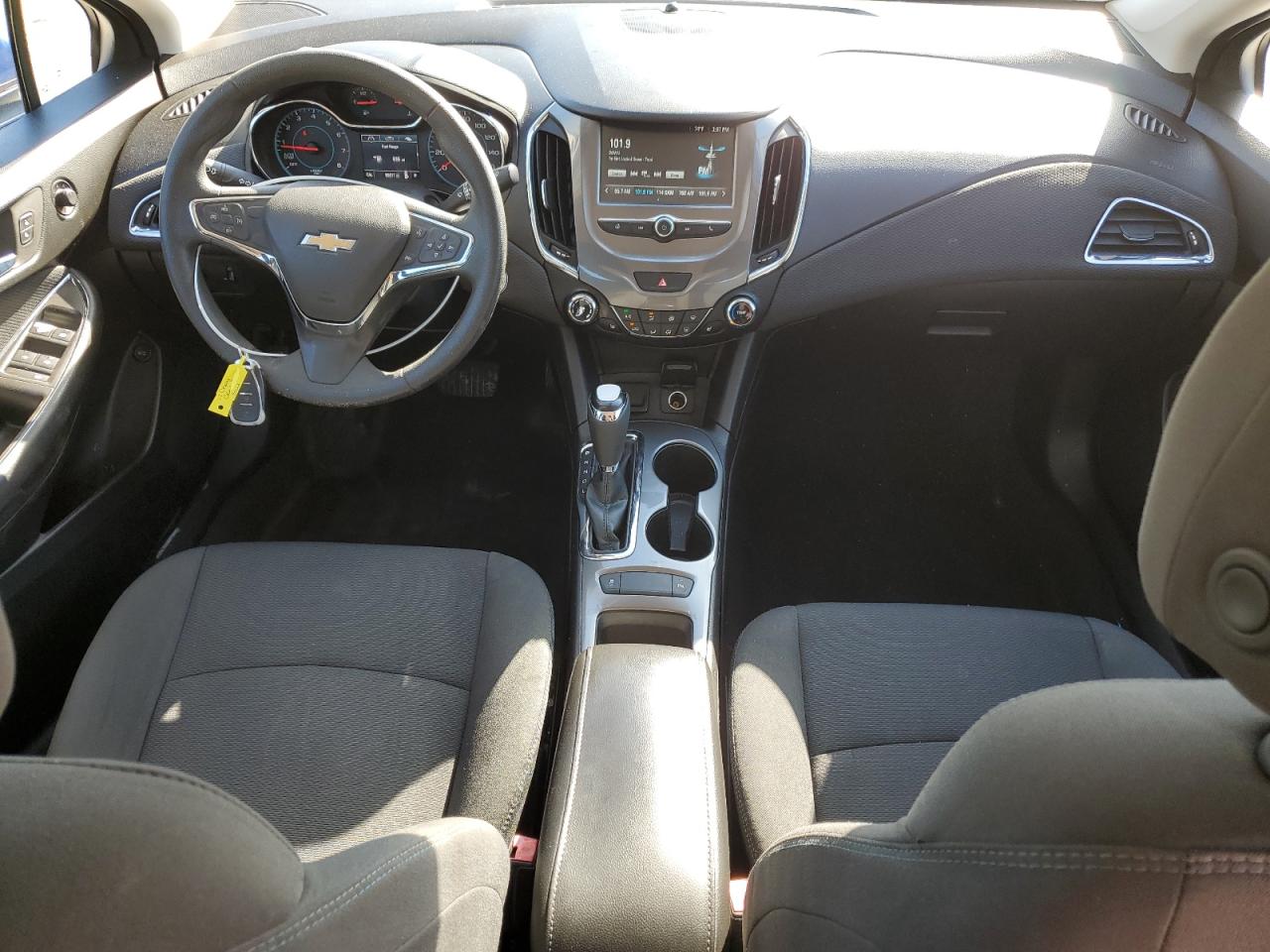 2017 Chevrolet Cruze - Image 8