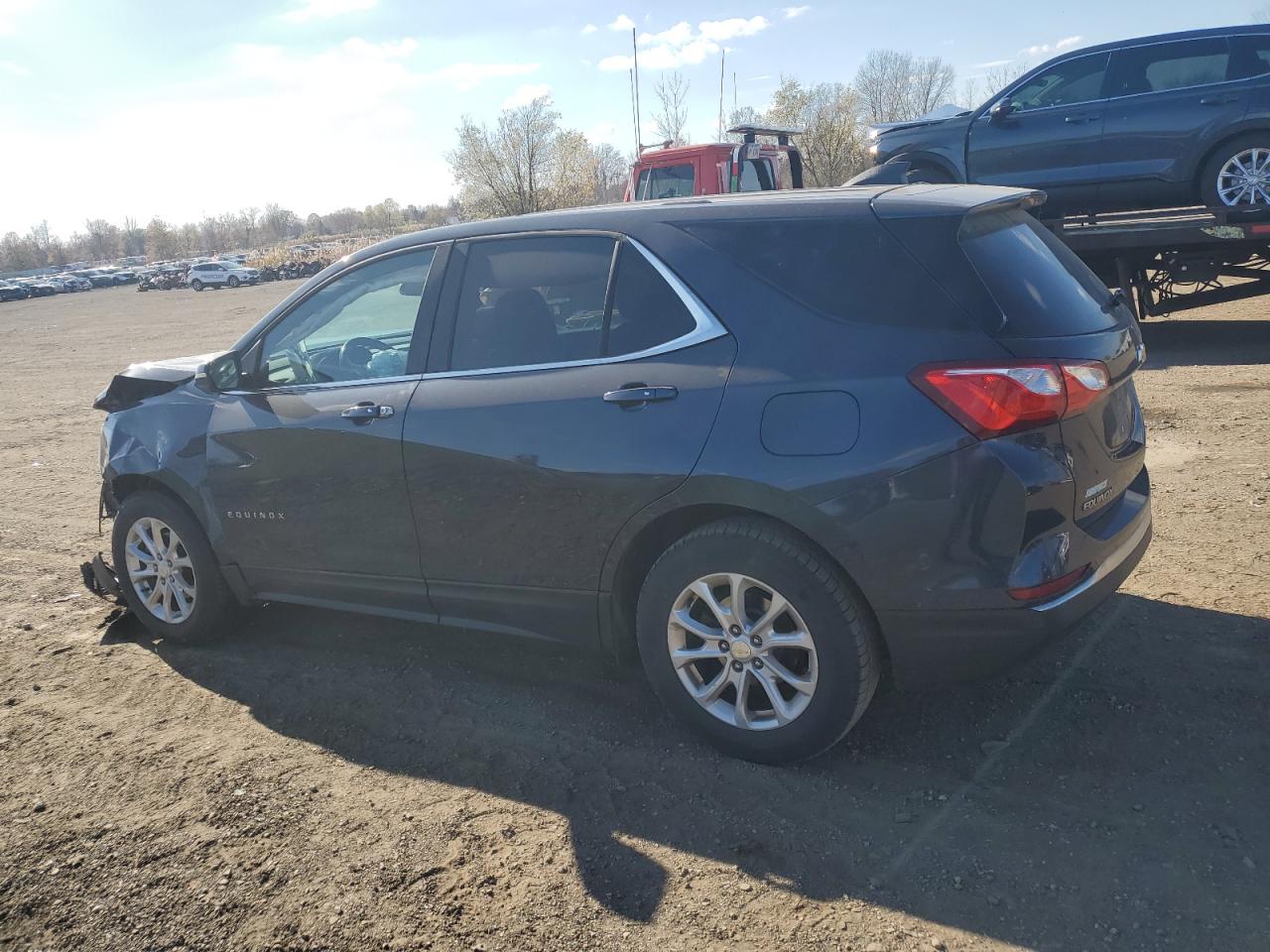 2018 Chevrolet Equinox - Image 2
