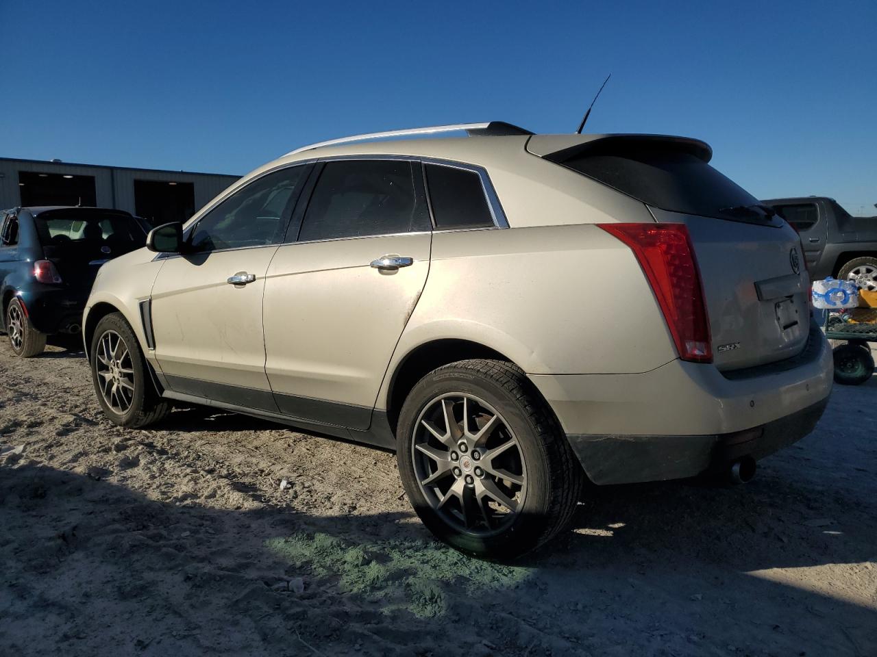 VIN 3GYFNCE3XES538828 2014 CADILLAC SRX no.2