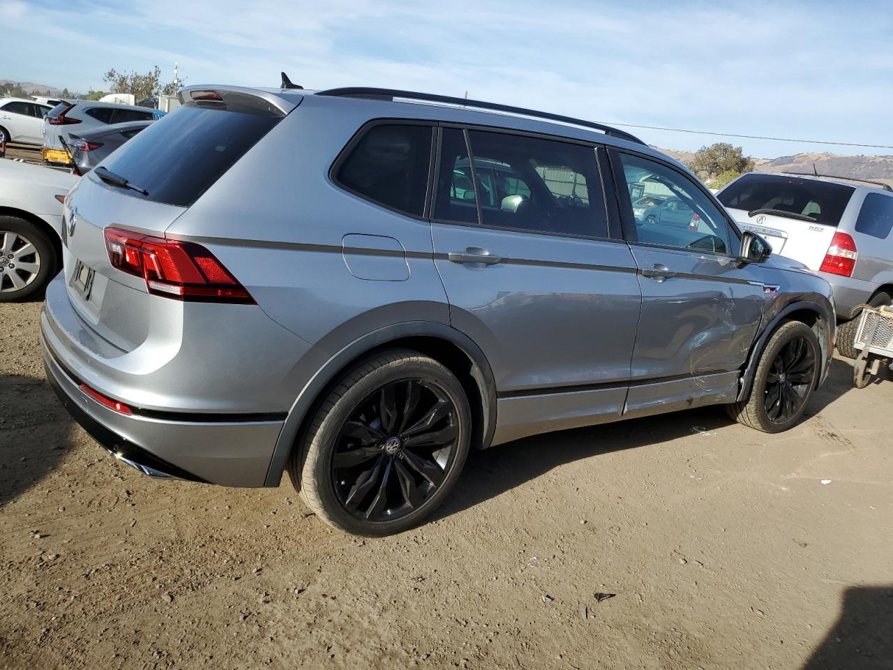 2021 Volkswagen Tiguan - Image 3
