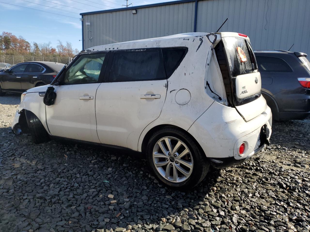 VIN KNDJP3A57J7893031 2018 KIA SOUL no.2