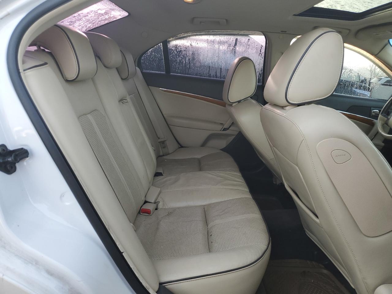 2010 Lincoln MKZ - Image 10