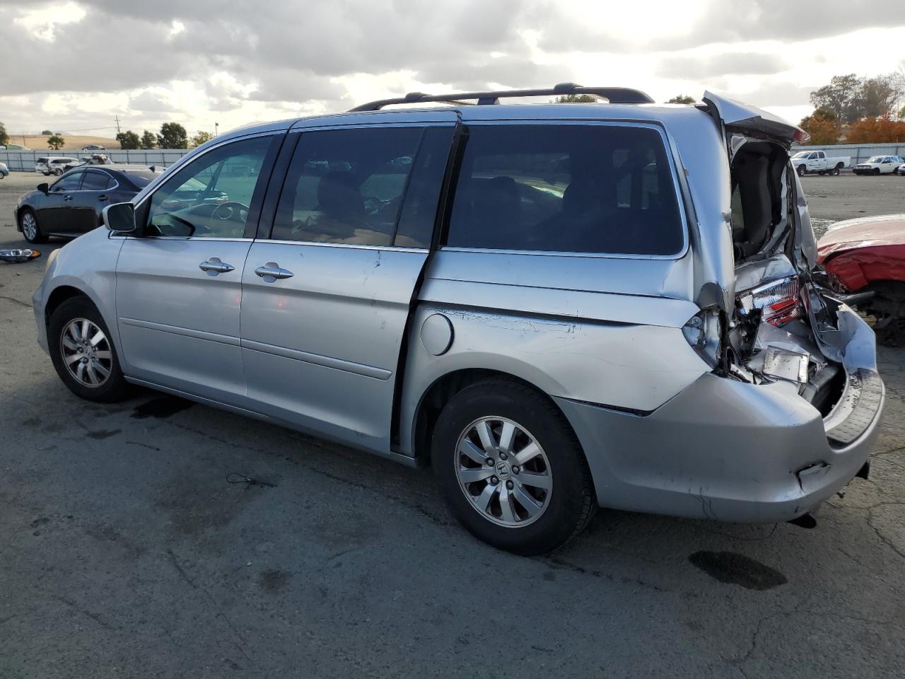 2010 Honda Odyssey - Image 2
