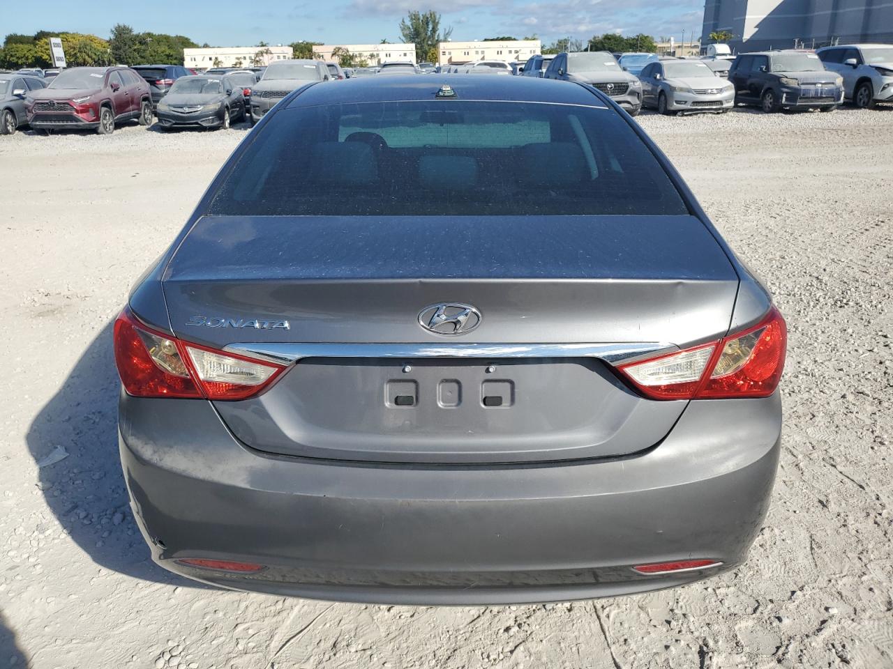 2011 Hyundai Sonata - Image 6