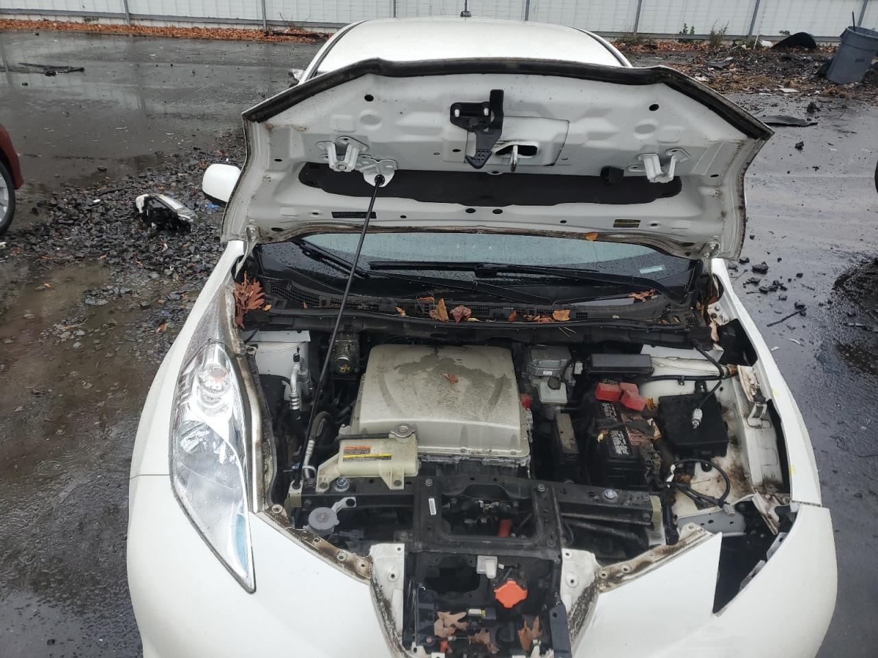 2017 Nissan Leaf - Image 11