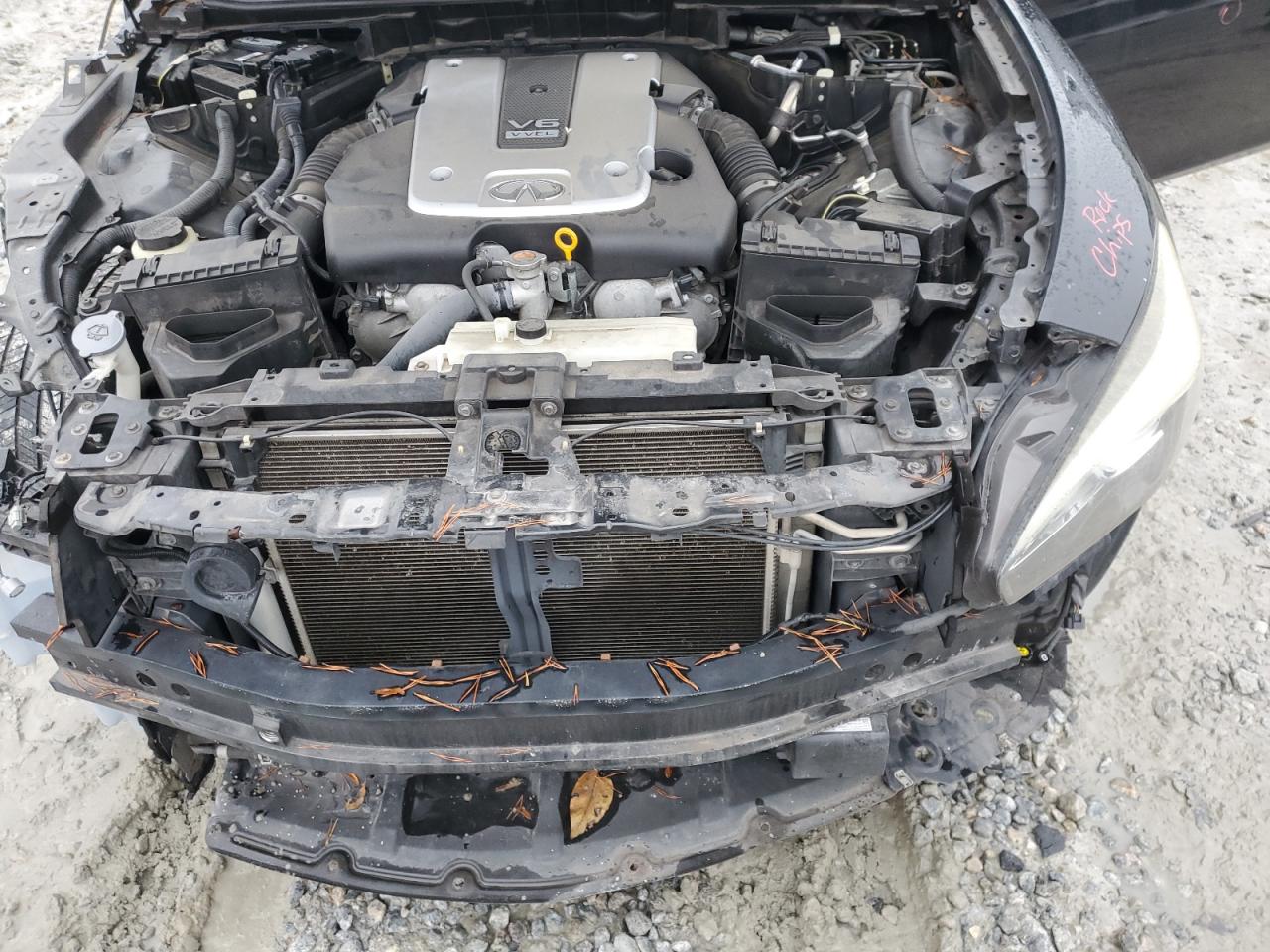 2015 Infiniti Q70 - Image 11