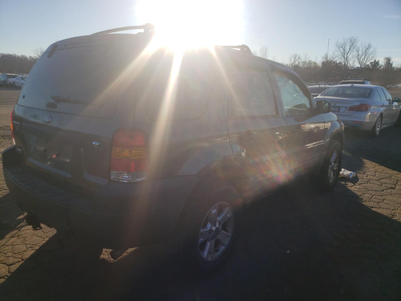 2006 Ford Escape - Image 3