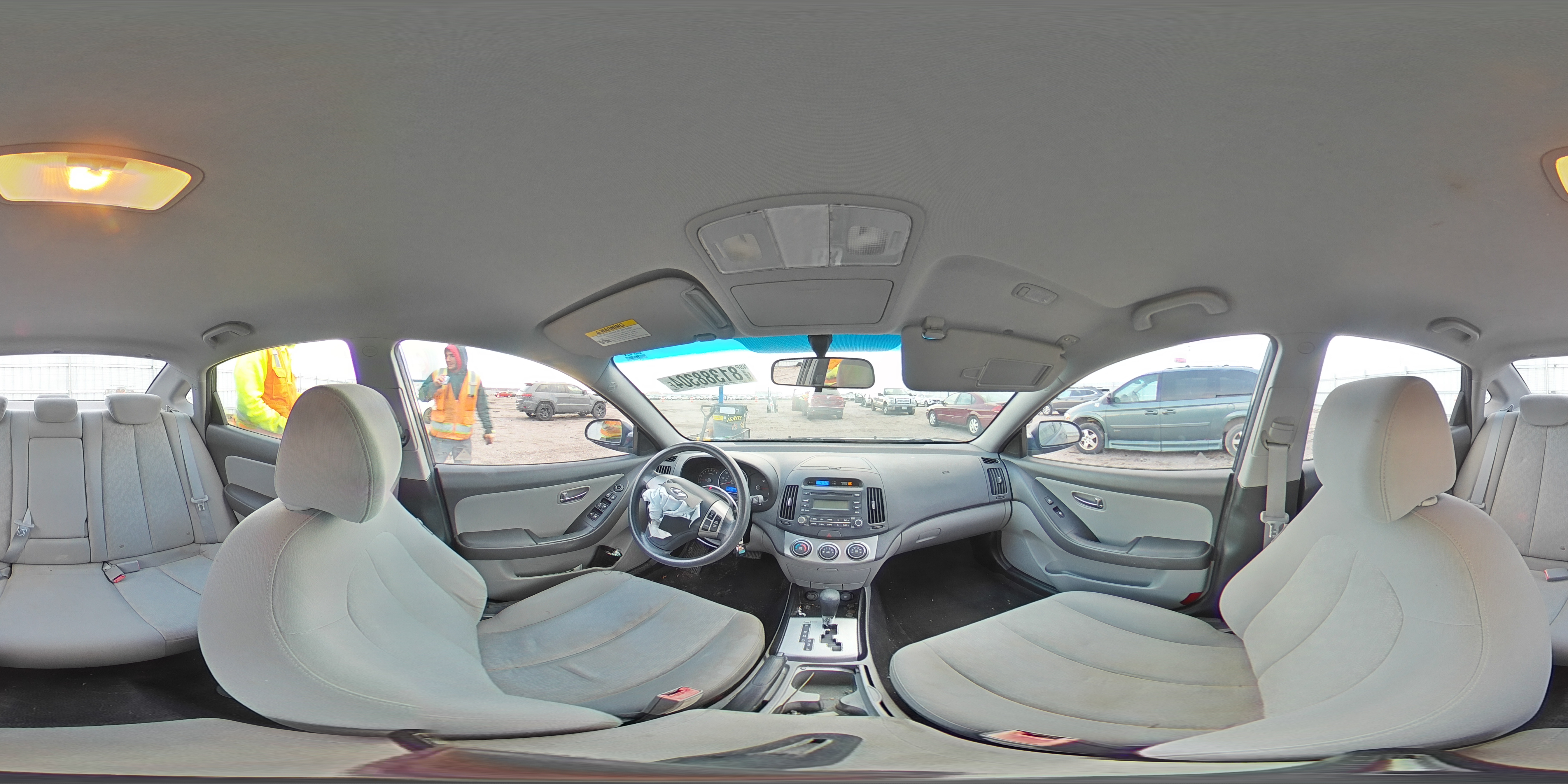 2010 Hyundai Elantra - Image 13