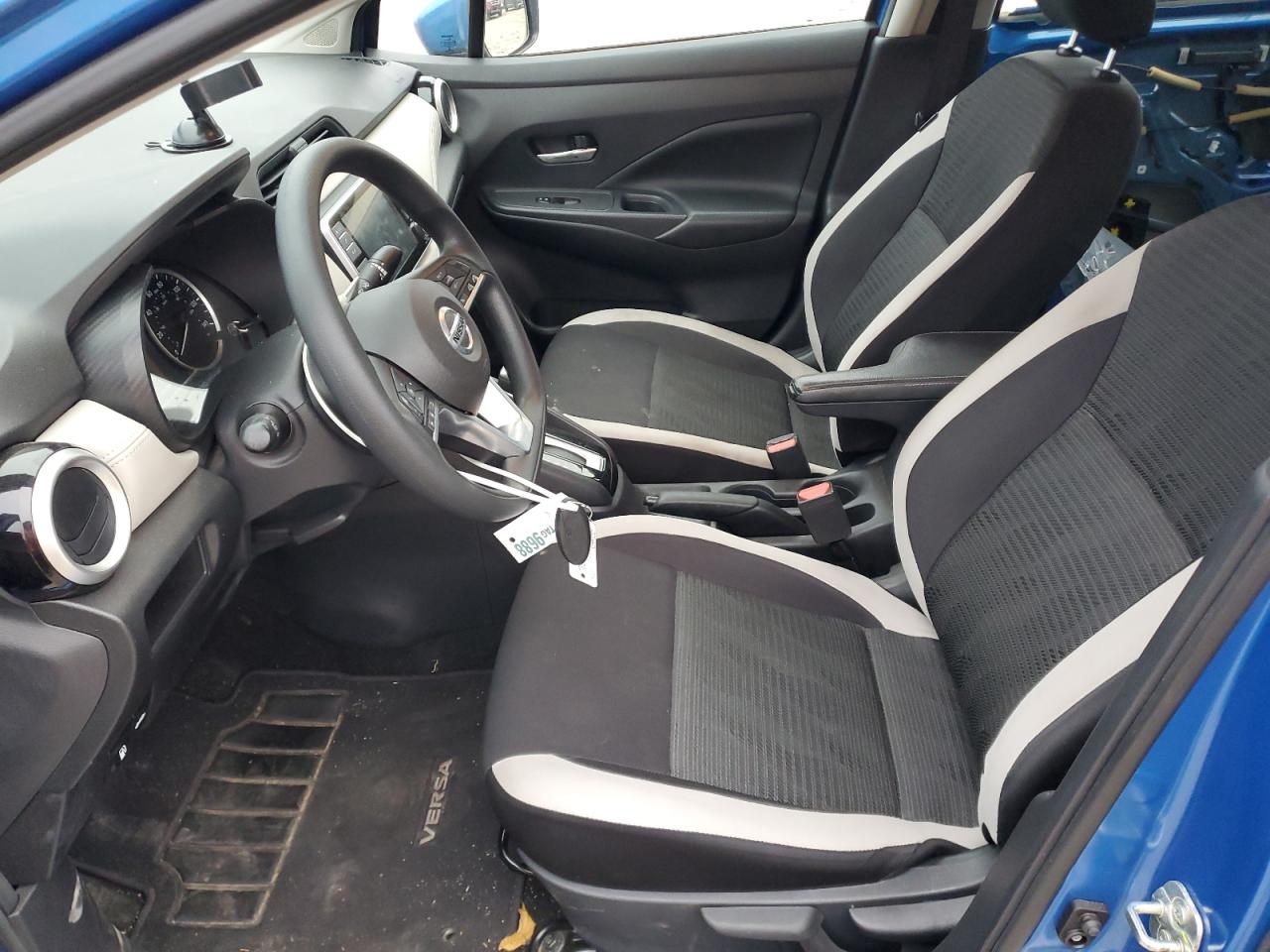 2020 Nissan Versa - Image 7