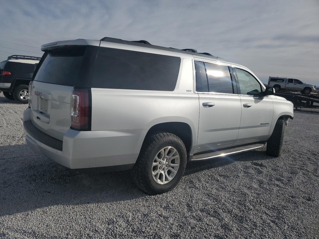 2015 GMC Yukon - Image 3