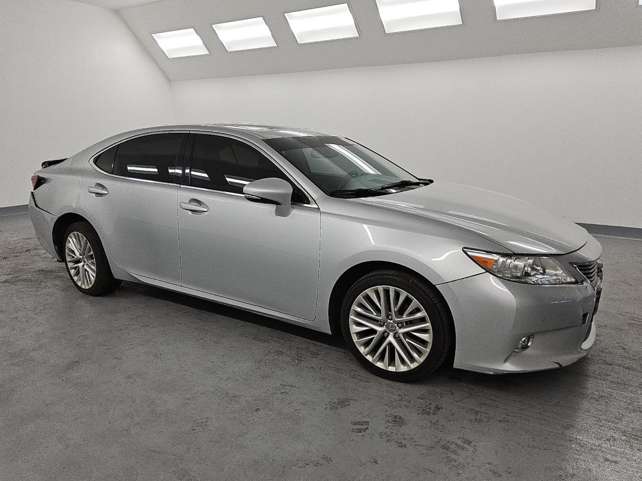 2014 Lexus ES - Image 4