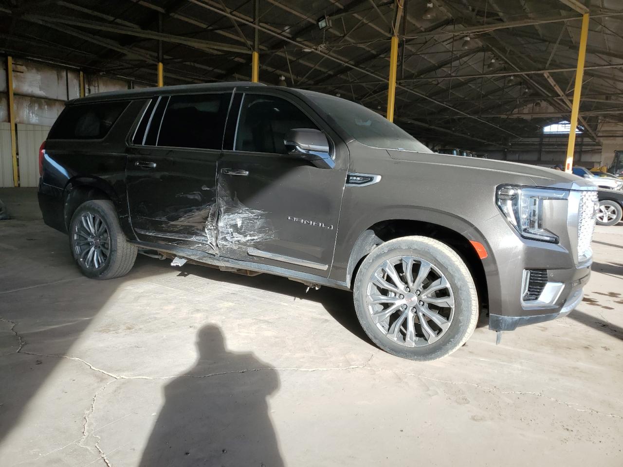 2021 GMC Yukon - Image 4