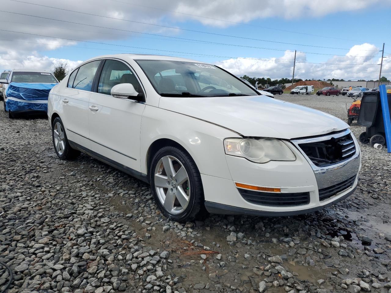 2008 Volkswagen Passat - Image 4