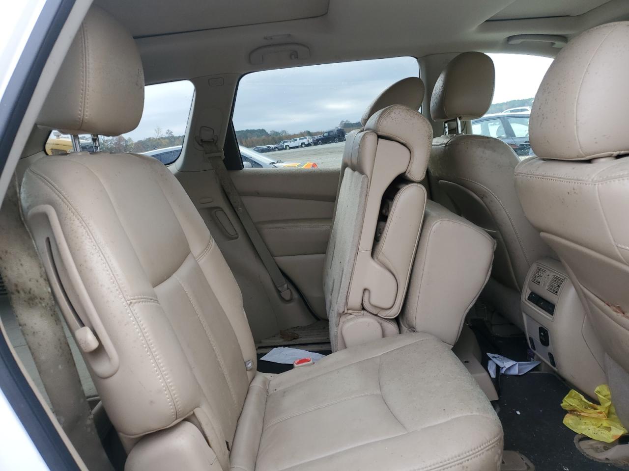 2014 Nissan Pathfinder - Image 10