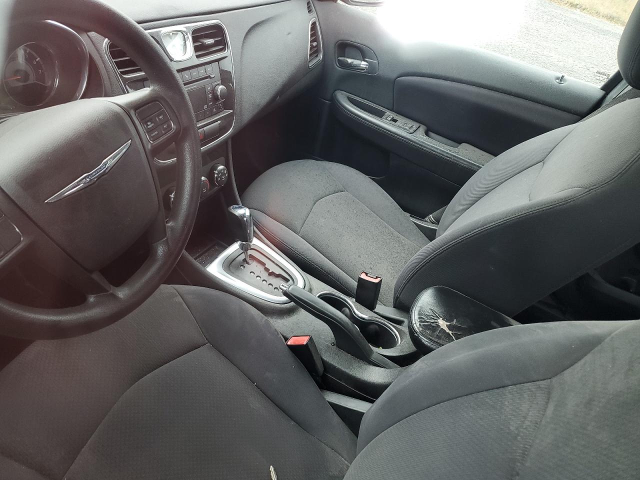 2013 Chrysler 200 - Image 8