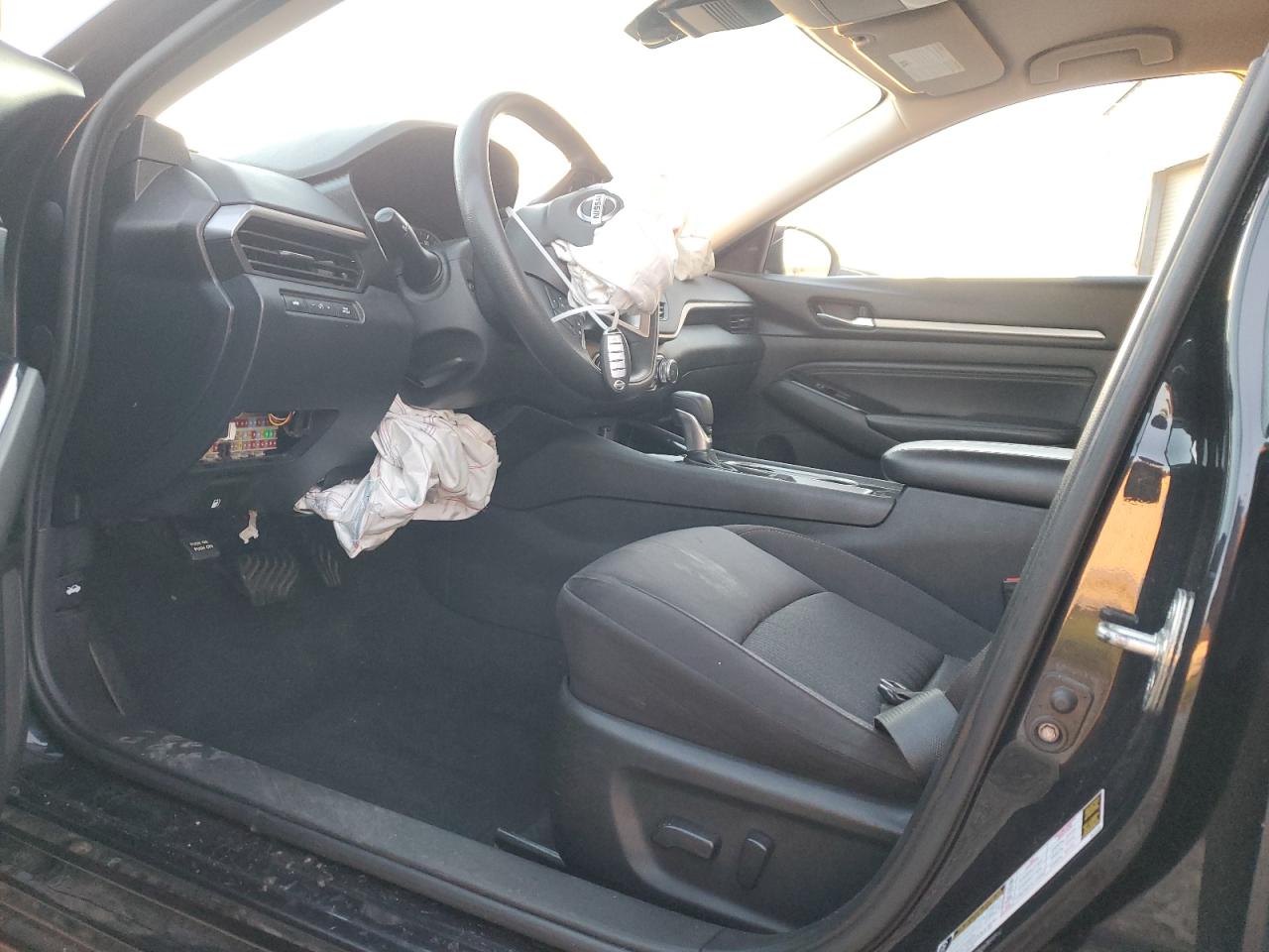 2021 Nissan Altima - Image 7