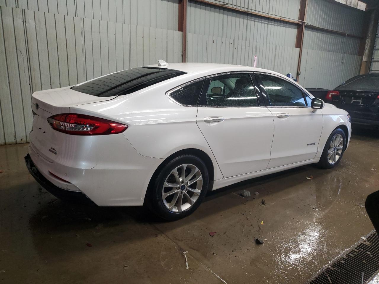 2019 Ford Fusion - Image 3