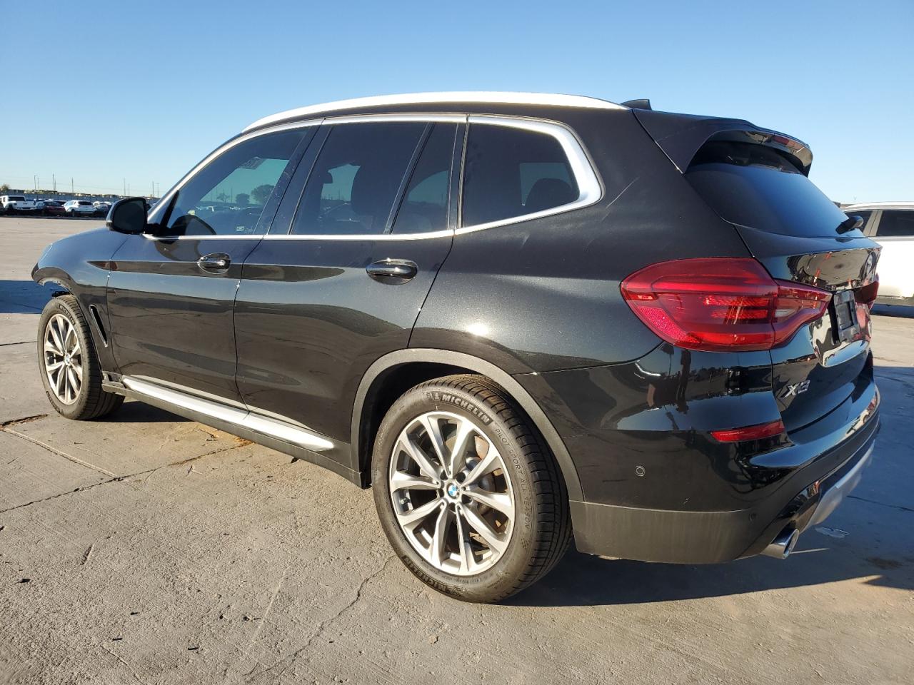 VIN 5UXTR7C56KLE94886 2019 BMW X3 no.2