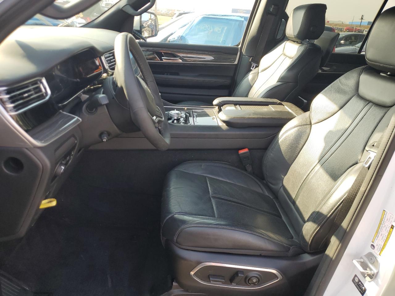 2022 Jeep Grand Wagoneer - Image 7
