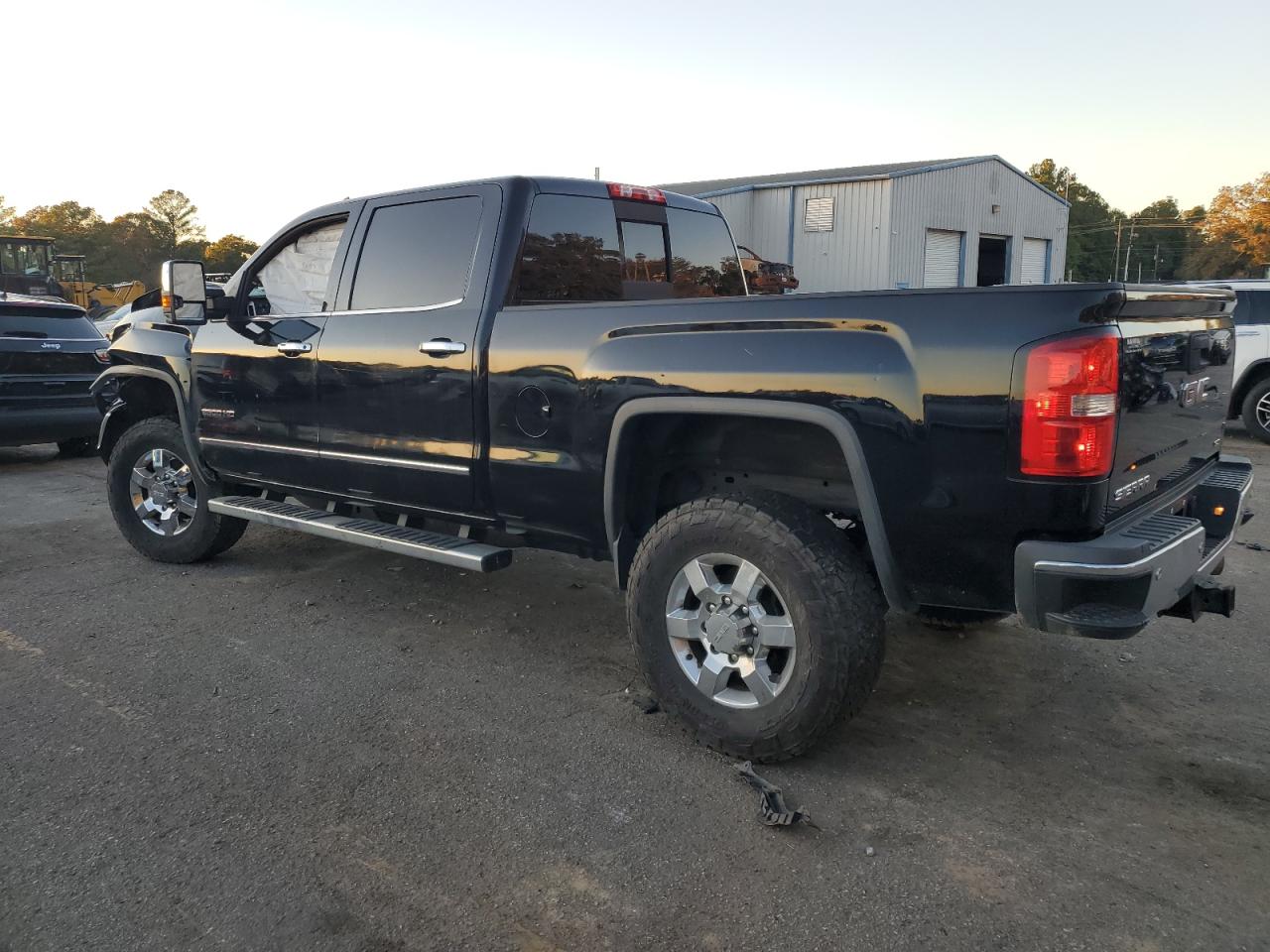 2015 GMC Sierra - Image 2