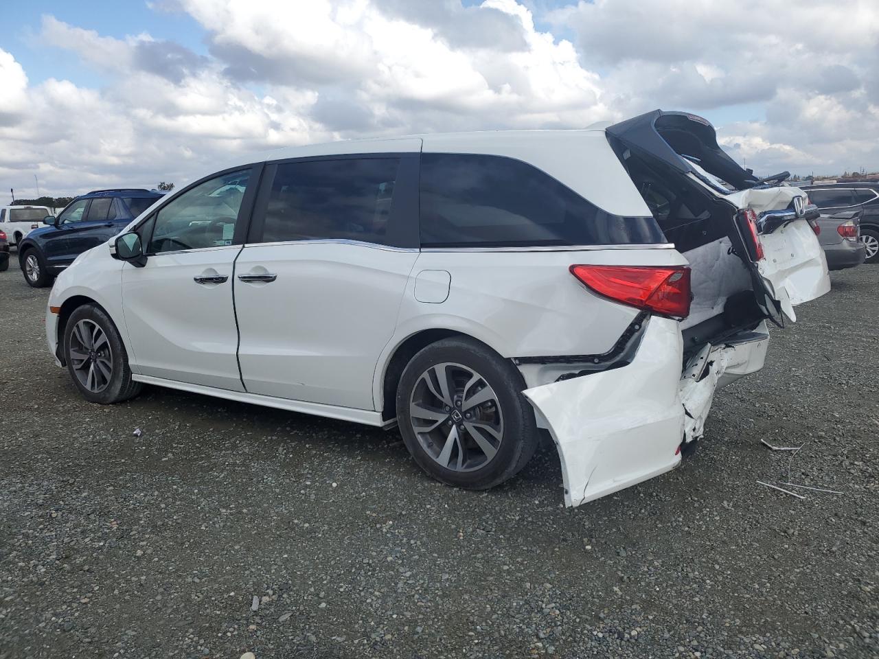 2022 Honda Odyssey - Image 2