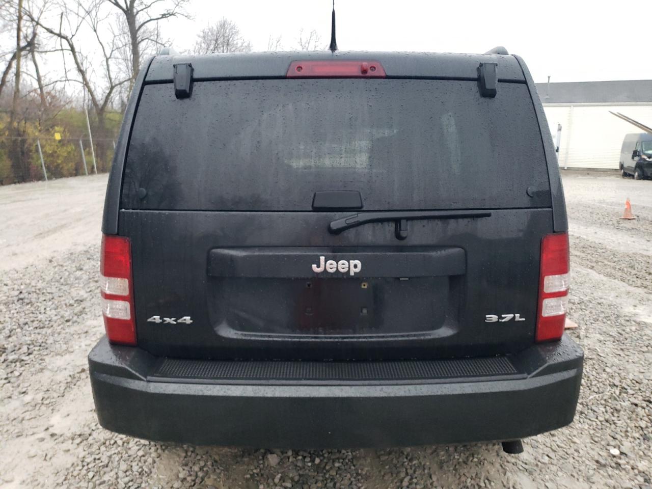 2011 Jeep Liberty (North America) - Image 6
