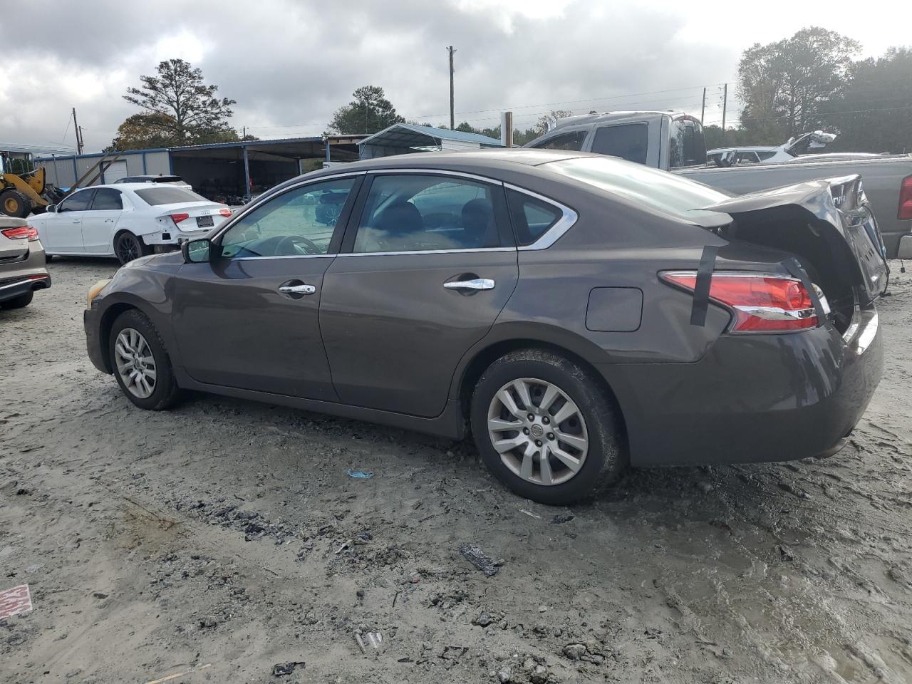 2014 Nissan Altima - Image 2