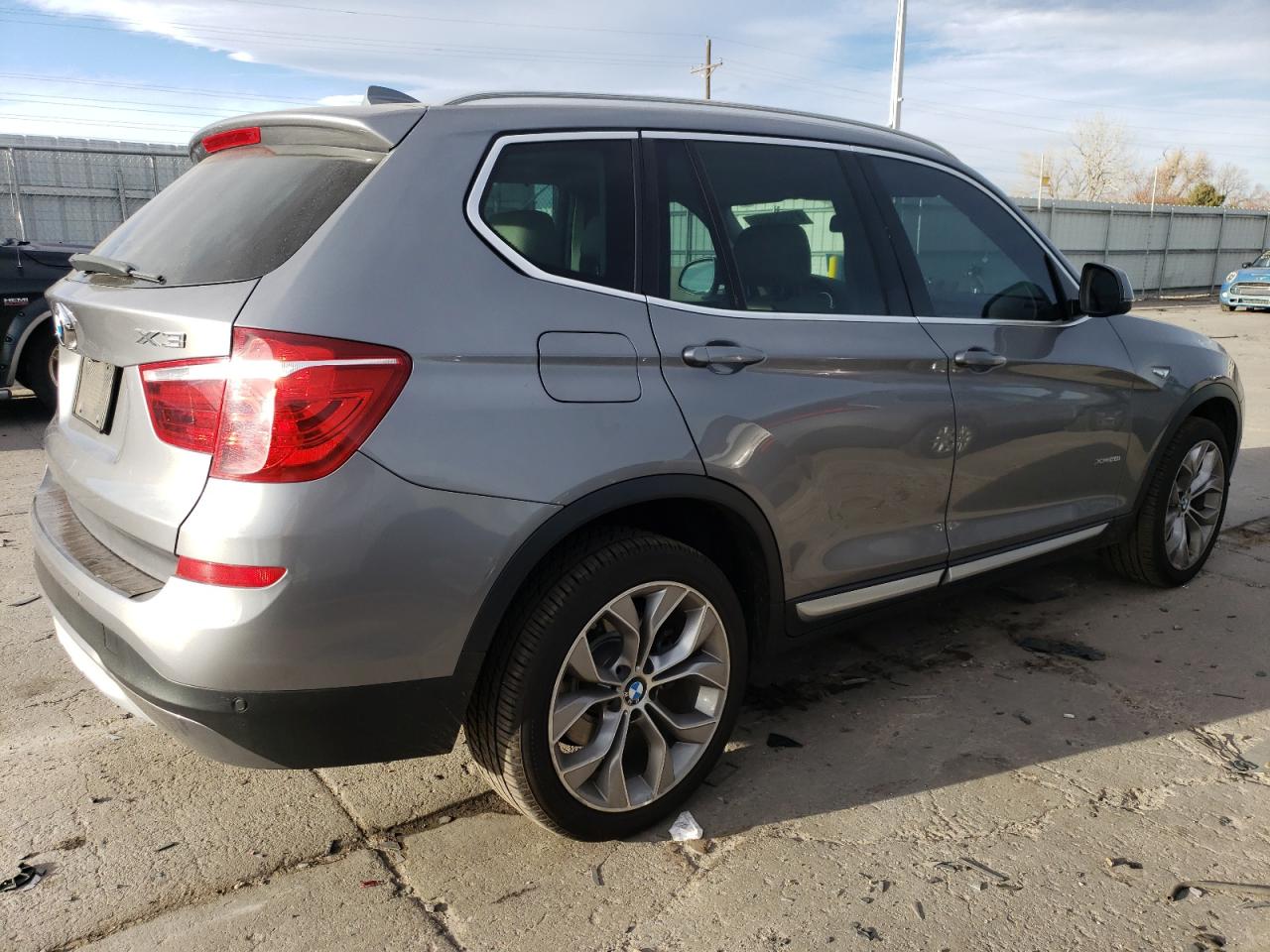 VIN 5UXWX9C37H0W74303 2017 BMW X3 no.3