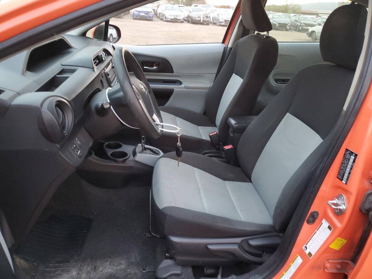 2013 Toyota Prius C VIN: JTDKDTB34D1035310 Lot: 81981374