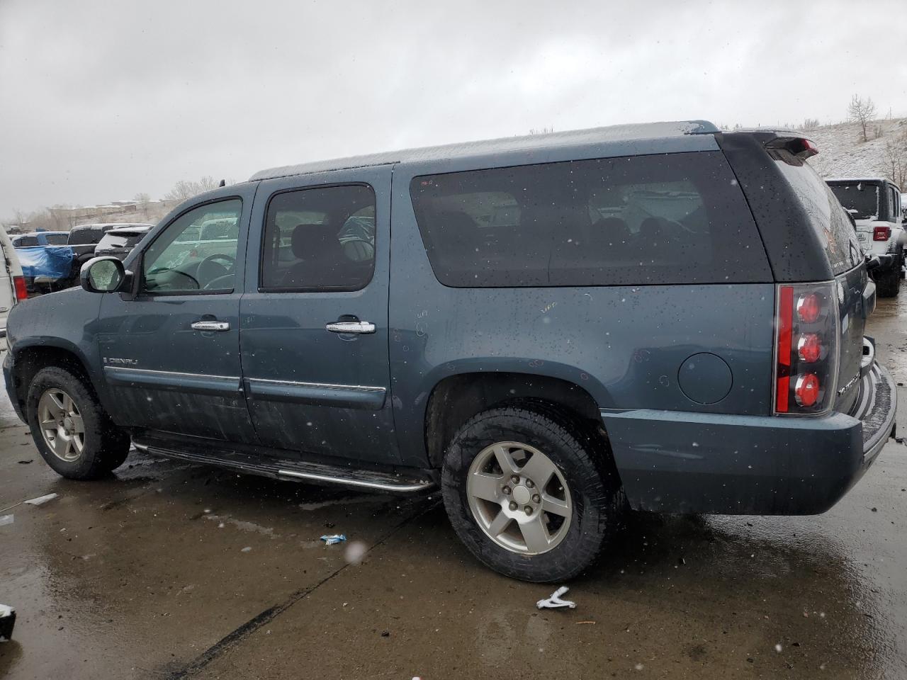 2007 GMC Yukon - Image 2