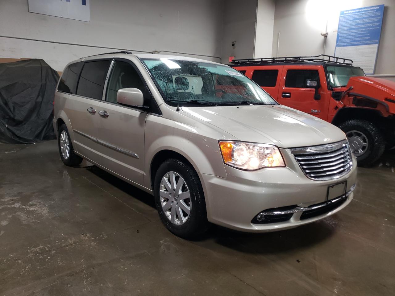 2014 Chrysler Town & Country - Image 4