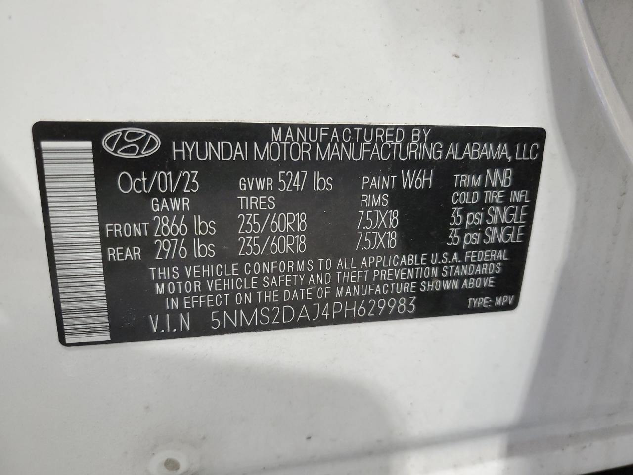 2023 Hyundai Santa Fe - Image 13