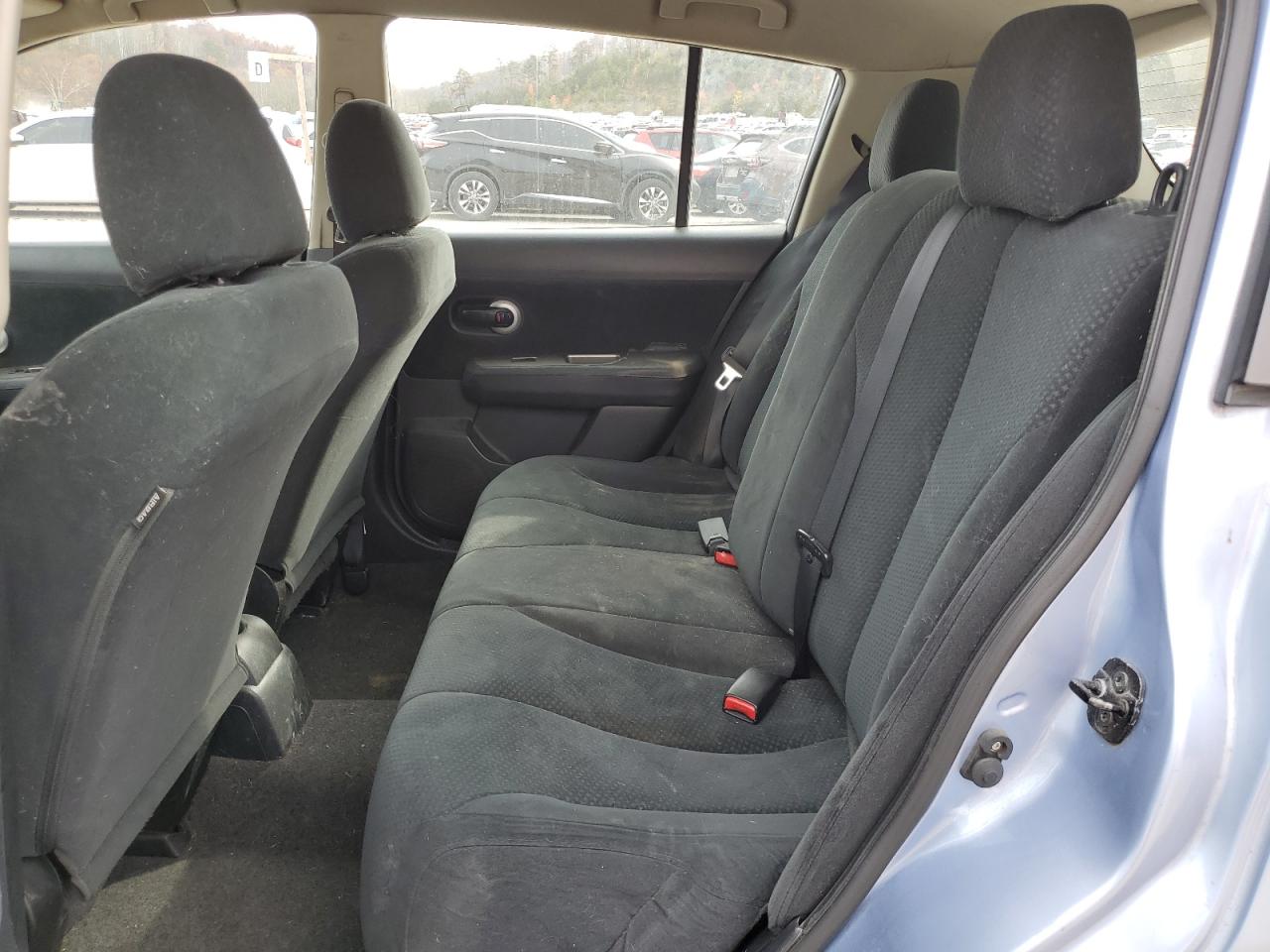 2011 Nissan Versa - Image 11